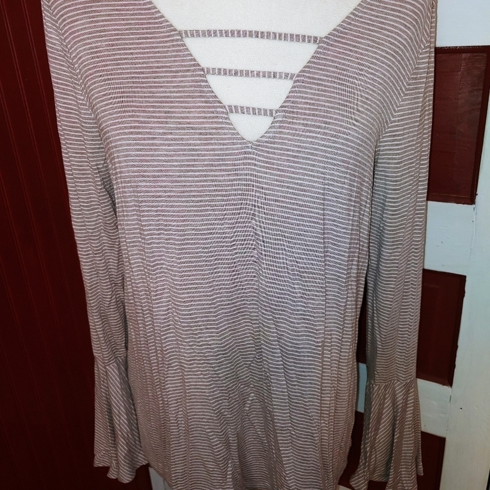 AEO Soft and Sexy Bell Sleeve Top L